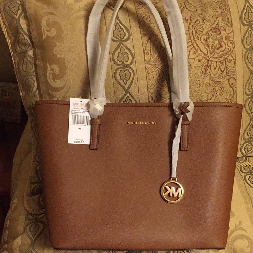 NWT Michael Kors pocketbook